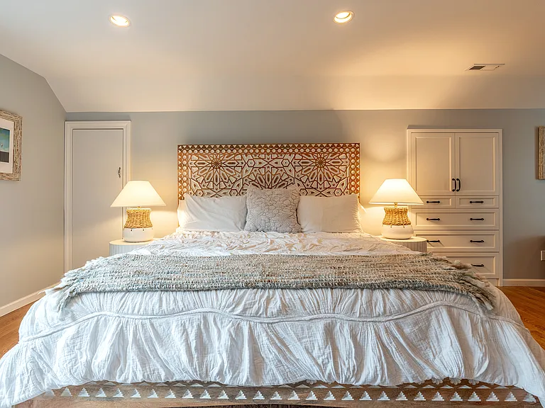 7514 E Green Lake Dr N — Photo 30