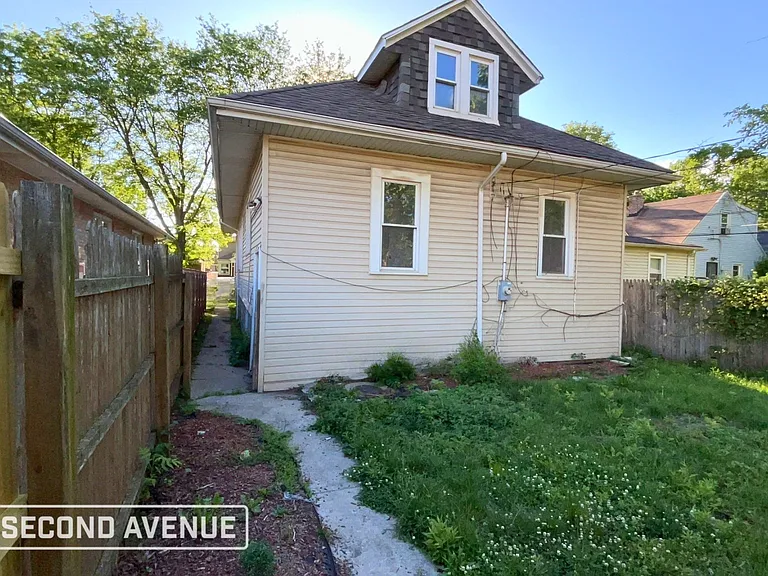 12439 S Perry Ave — Photo 14