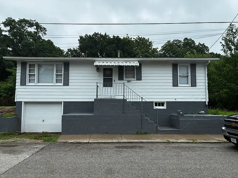 1801 Clawson St — Photo 2