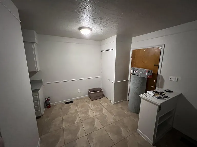 734 Wlincoln #4 — Photo 2