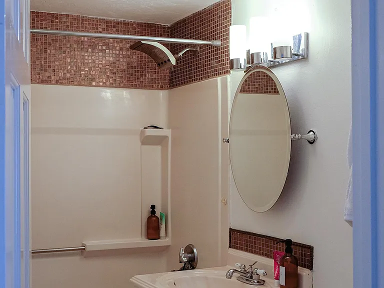 46 Summerhill Ave #3 — Photo 12