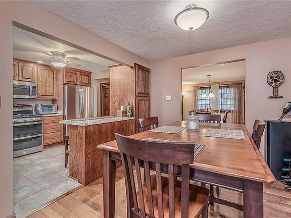 5th image of 2870 Abbey Ln