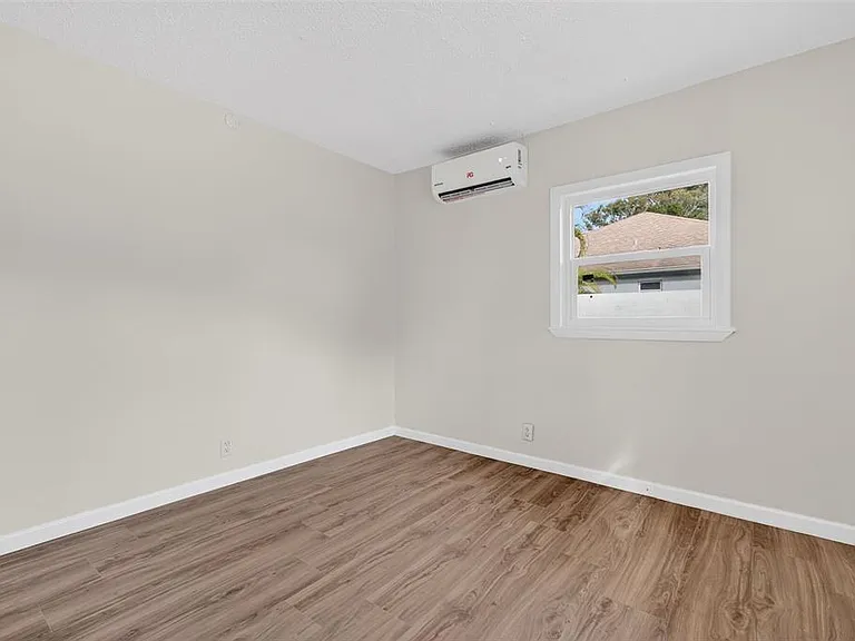 5136 68th St N #C — Photo 20