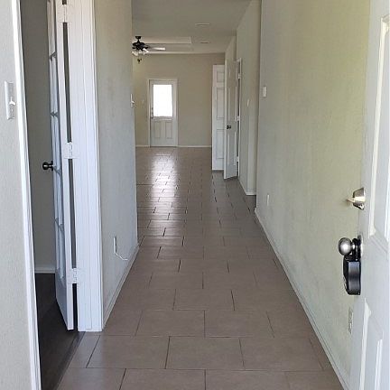 3400 Claymore 2 entryway_10052022