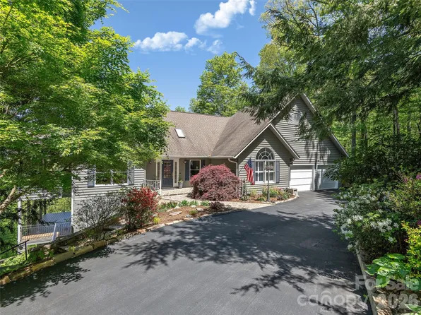 126 Stonebridge Dr, Hendersonville, NC 28739