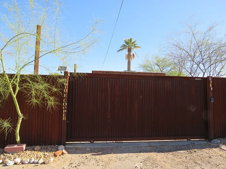 1610 E Copper St — Photo 5