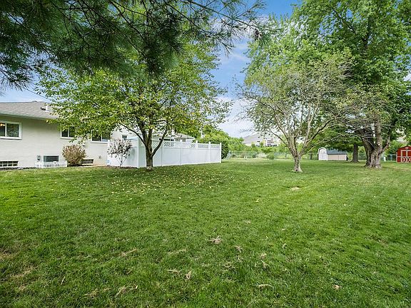 5th image of 333 Larry Ln