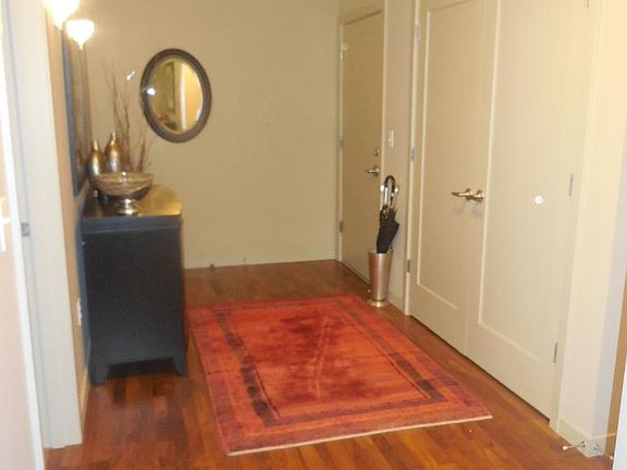 5th image of 3104 Western Ave Unit 206