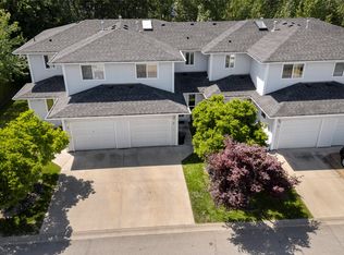2951 11th Ave NE UNIT 2, Salmon Arm, BC V1E1V8