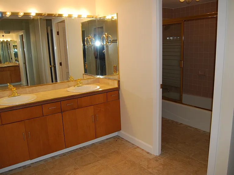 1551 Larimer St #402 — Photo 14