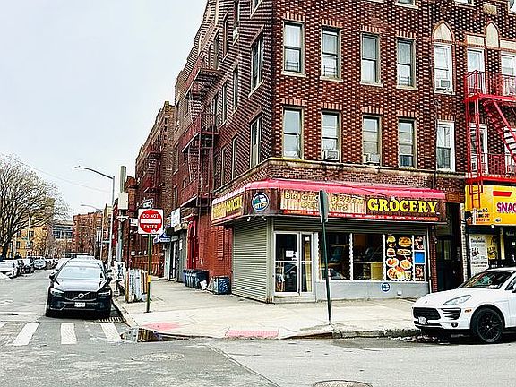 2nd image of 105 Brighton 11th St