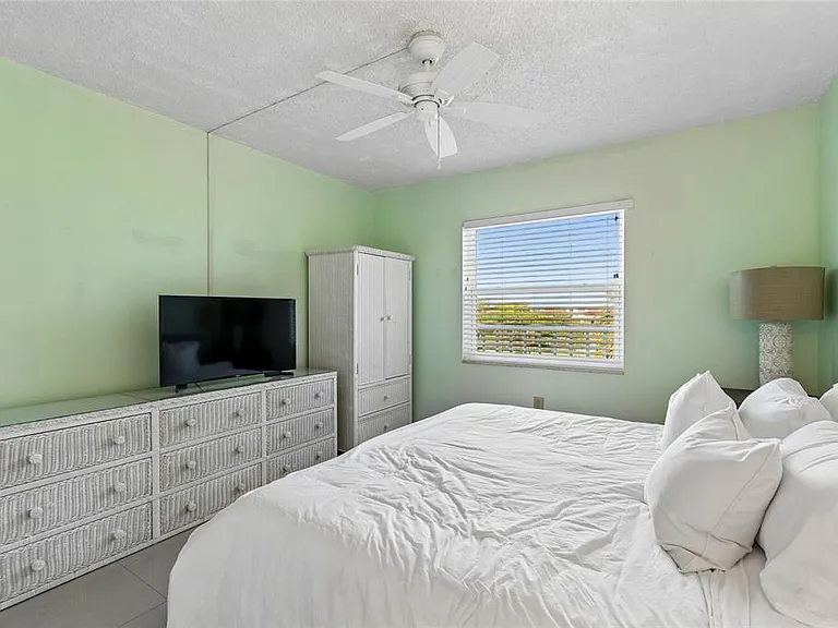 719 Pinellas Bayway S #301 — Photo 34