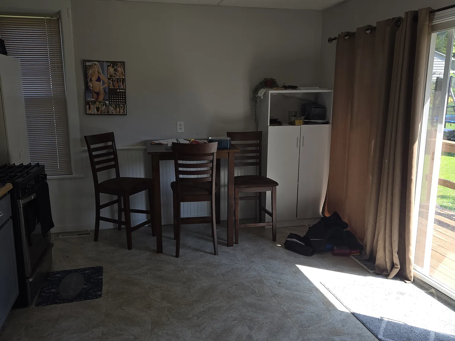 3 bed, 900 sqft, $1,350 — Photo 4
