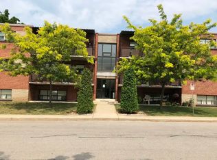 439 Martha St #1A, Burlington, ON L7R2P6