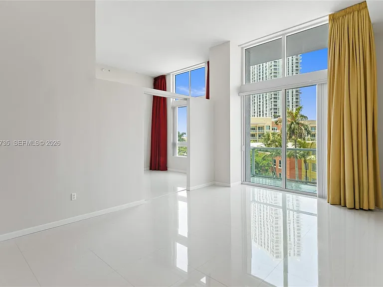 1900 N Bayshore Dr #715 — Photo 4