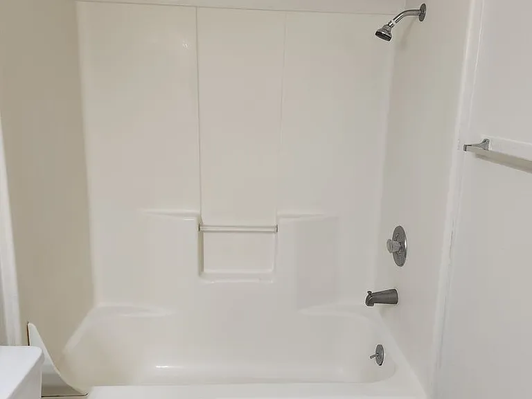 501 Jamie Dr — Photo 5
