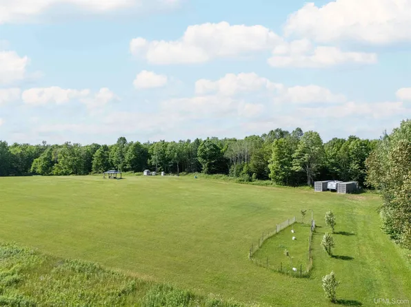 10399 E Porcupine Lake Rd, Tipler, WI 54542