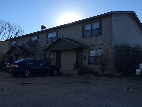 2nd image of 1023-1057 W Eagle St