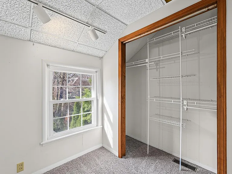 207 W Vermont Ave — Photo 23