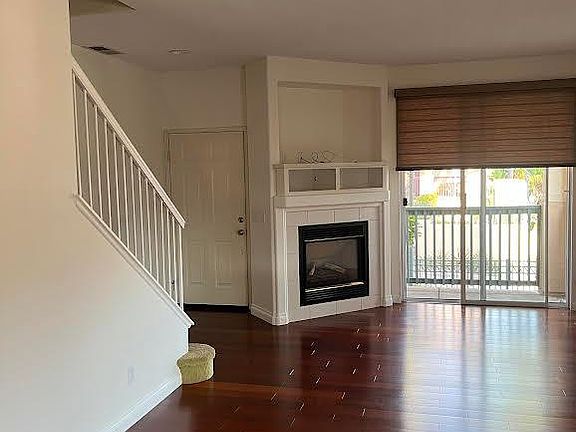 5th image of 914 Camino De La Reina Unit 45