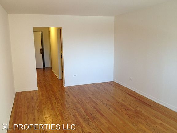 2nd image of 1022 W Catalpa Ave APT 308