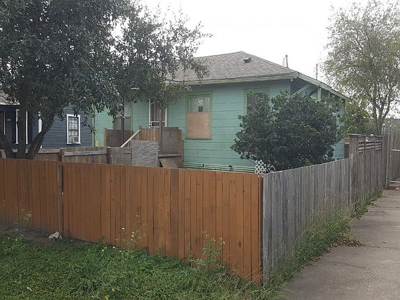 2nd image of 914 E Pierce Ave