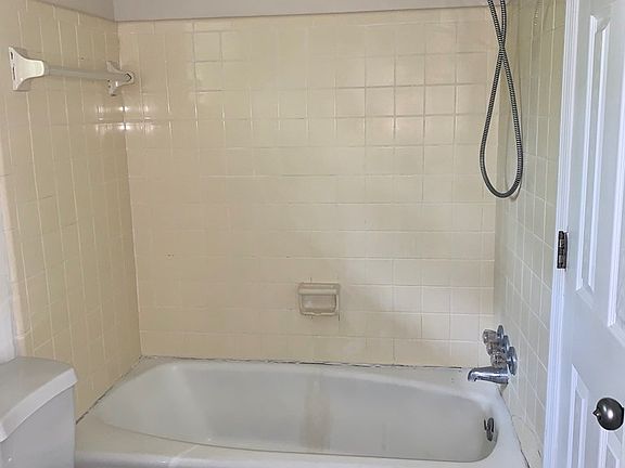 4th image of 159 Greenwood St