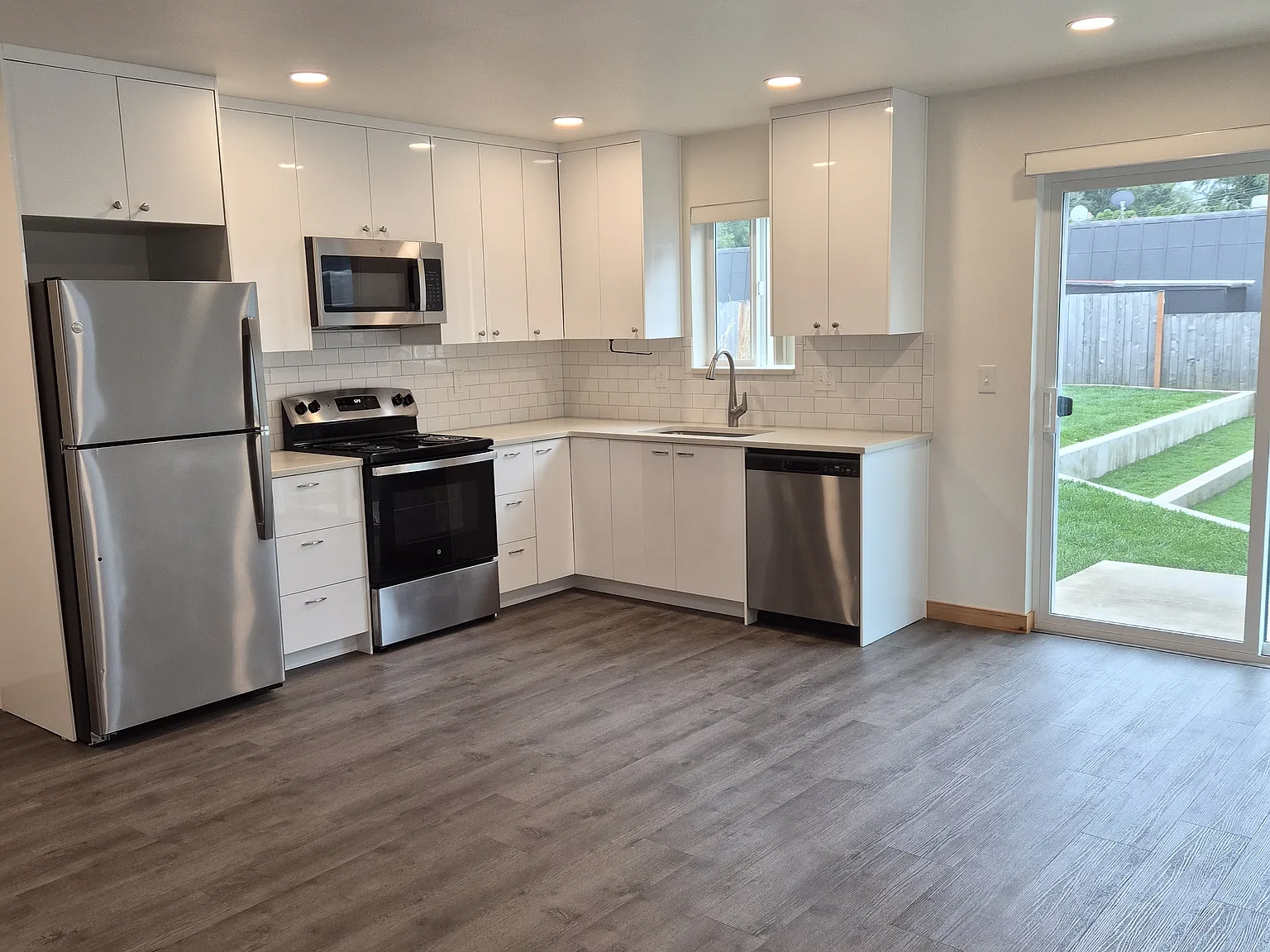 2 bed, 1.5 bath, 1000 sqft, $1,950 — Photo 1