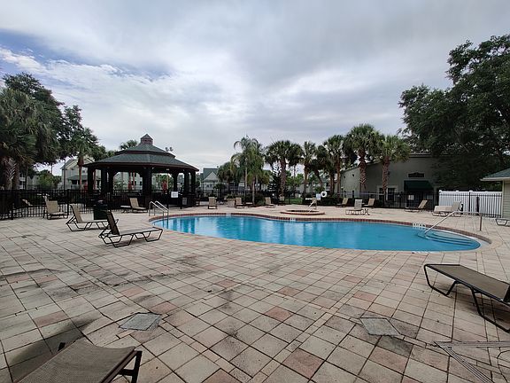 4th image of 6016 Westgate Dr APT 104