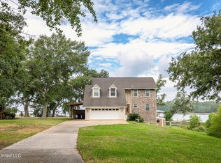 3000 Magnolia Ln, Ocean Springs, MS 39564