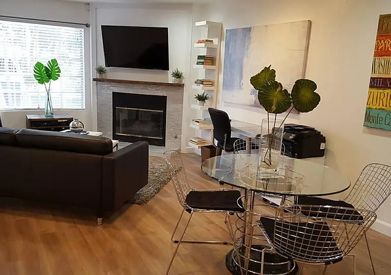 707 W 4th St #12 — Photo 3