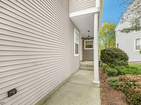 3rd image of 110 Warbler Dr
