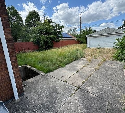 5th image of 5120 W 64th St