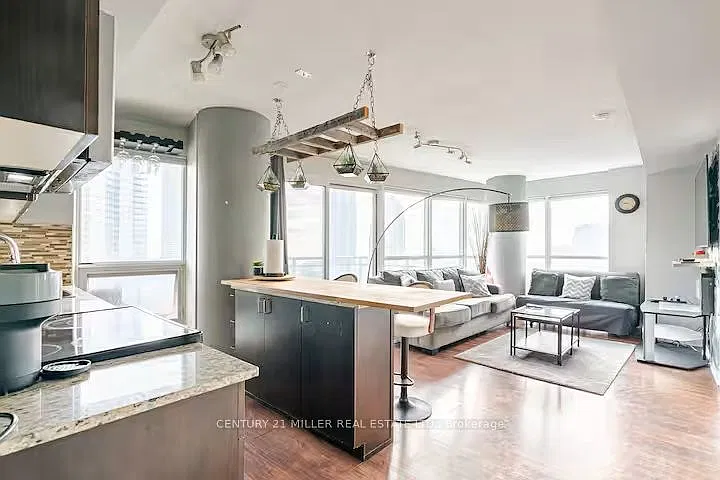 2 bed, $3,200 — Photo 1
