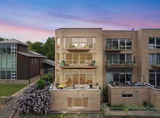 2 Huston Rd, Oakmont, PA 15139