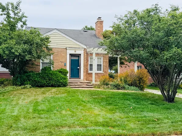 301 N Clinton Ave, Elmhurst, IL 60126