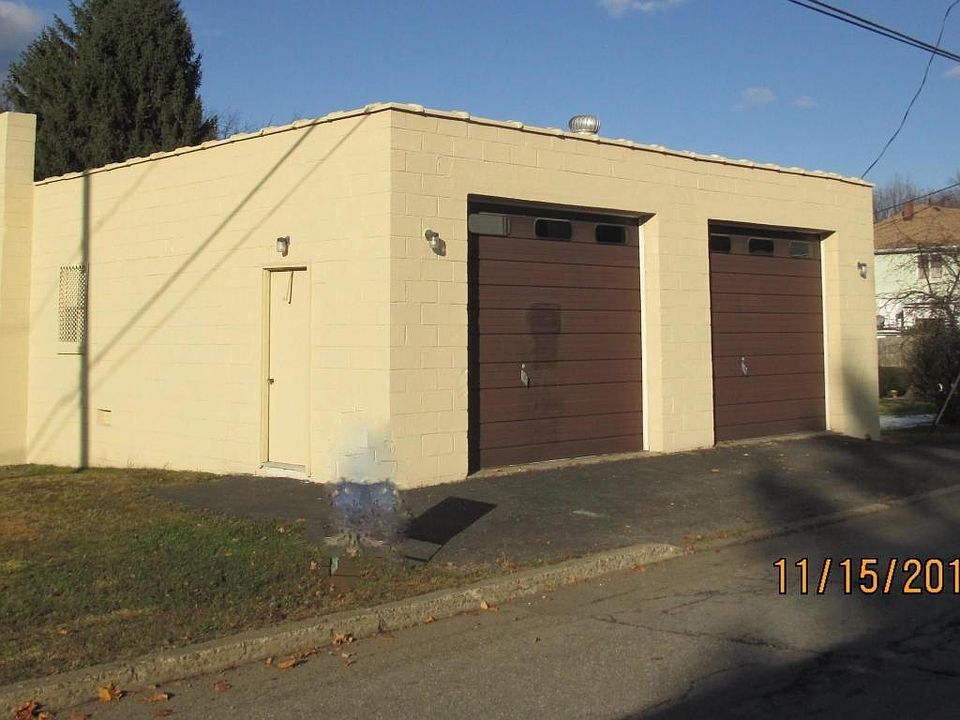 2nd image of 849 Carson St