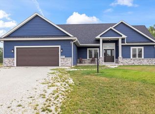 6841 Foxtail Ln, Burlington, WI 53105