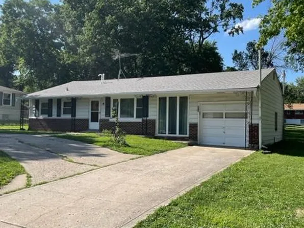 600 NE 72nd St, Gladstone, MO 64118