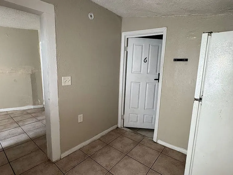 1703 McCarthy Ave — Photo 36