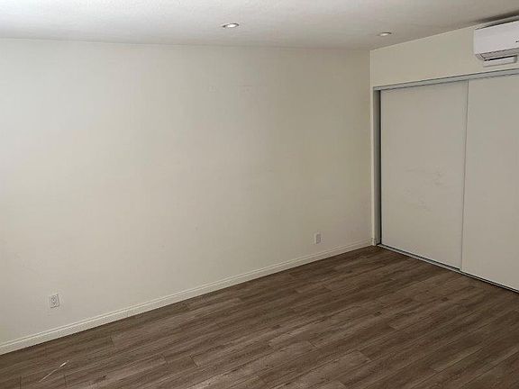 5th image of 7539 Loma Verde Ave #7539