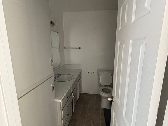 3rd image of 175 N 19th Ave APT 1