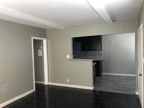 5th image of 8811 Baring Cross St #C