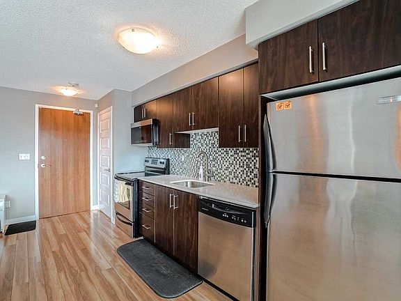 4th image of 215 Queen St E #208
