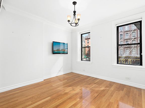 4th image of 975 2nd Ave APT 1A