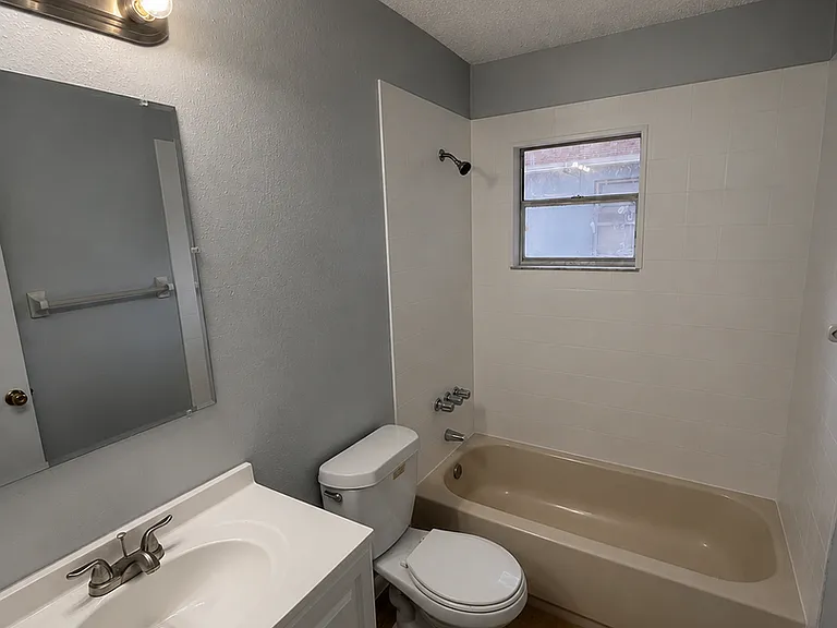1114 Atlantic Rd — Photo 4