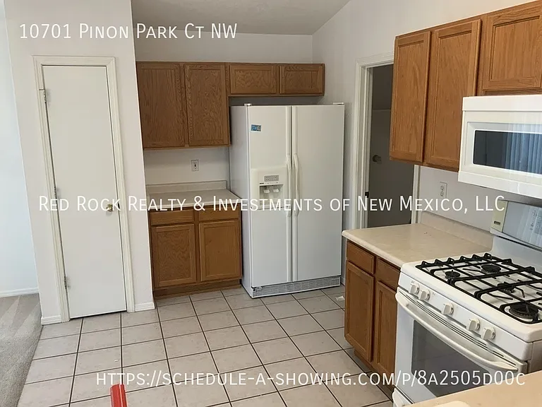 10701 Pinon Park Ct NW — Photo 3