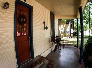 1113 N Locust St APT A, Denton, TX 76201