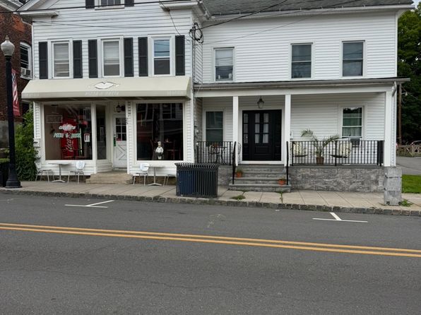 25 Main St #A