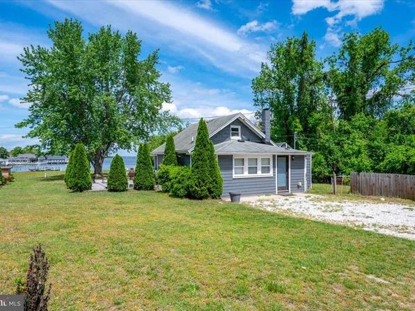 1312 Tuggies Rd, Pasadena, MD 21122